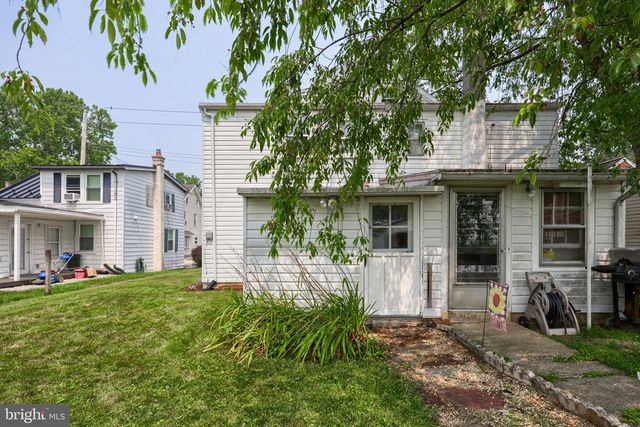 128 N CHARLOTTE ST, Manheim, PA 17545