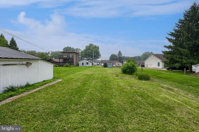 128 N CHARLOTTE ST, Manheim, PA 17545