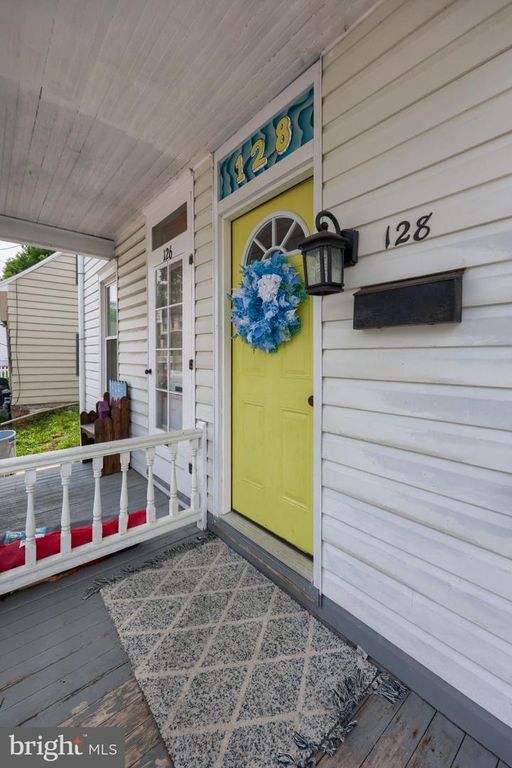 128 N CHARLOTTE ST, Manheim, PA 17545
