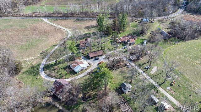 1733 Schluersburg Road, Augusta, MO 63332