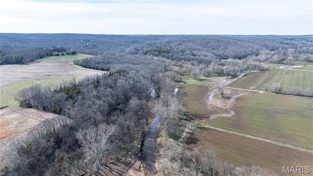 1733 Schluersburg Road, Augusta, MO 63332