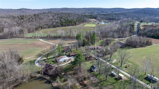 1733 Schluersburg Road, Augusta, MO 63332