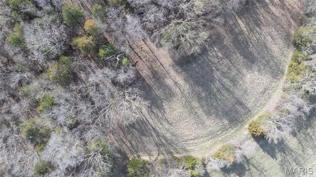 1733 Schluersburg Road, Augusta, MO 63332