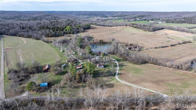 1733 Schluersburg Road, Augusta, MO 63332