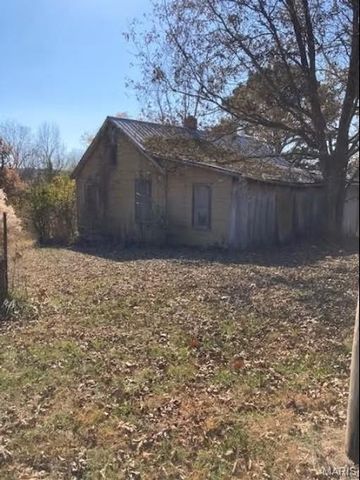 1733 Schluersburg Road, Augusta, MO 63332