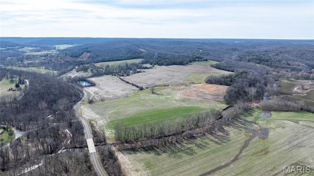 1733 Schluersburg Road, Augusta, MO 63332