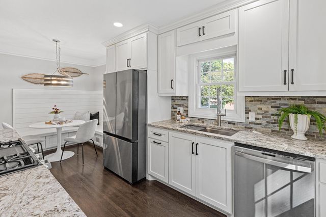 5533 Thomas Avenue S, Minneapolis, MN 55410