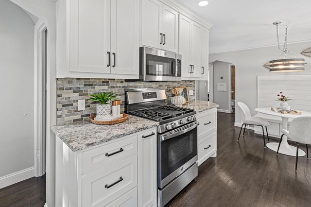 5533 Thomas Avenue S, Minneapolis, MN 55410