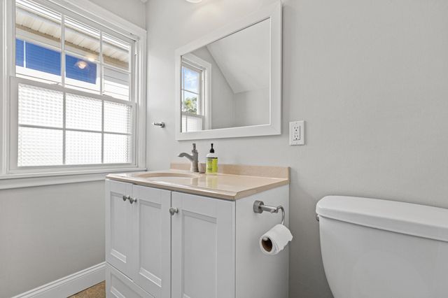 5533 Thomas Avenue S, Minneapolis, MN 55410