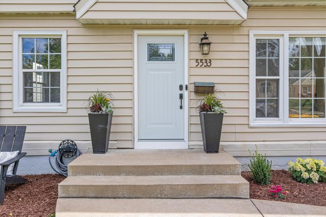 5533 Thomas Avenue S, Minneapolis, MN 55410