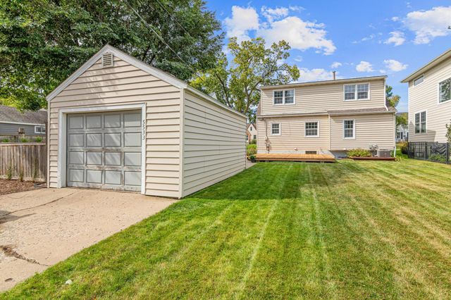 5533 Thomas Avenue S, Minneapolis, MN 55410