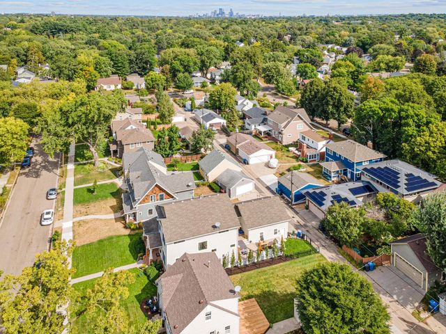 5533 Thomas Avenue S, Minneapolis, MN 55410