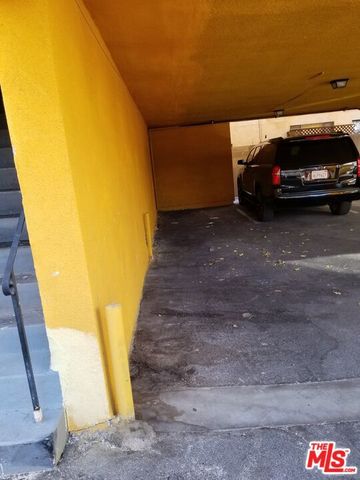 952 N Hudson Avenue, Los Angeles, CA 90038