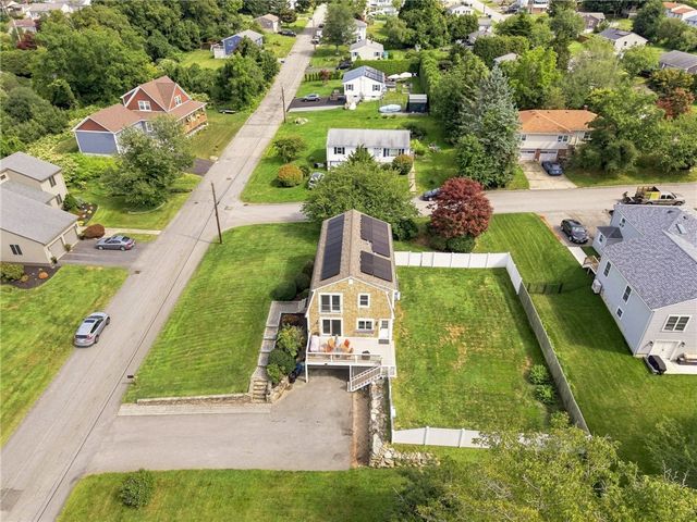 185 Kearns Avenue, Tiverton, RI 02878
