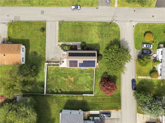 185 Kearns Avenue, Tiverton, RI 02878