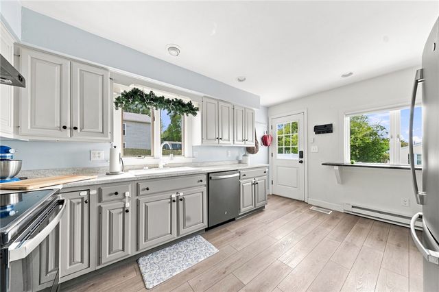 185 Kearns Avenue, Tiverton, RI 02878