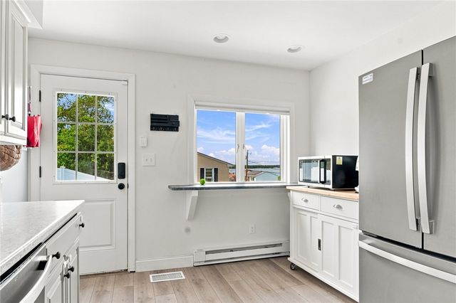 185 Kearns Avenue, Tiverton, RI 02878