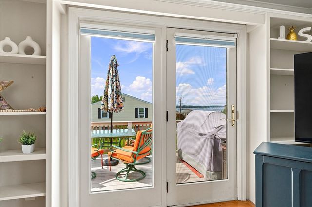 185 Kearns Avenue, Tiverton, RI 02878