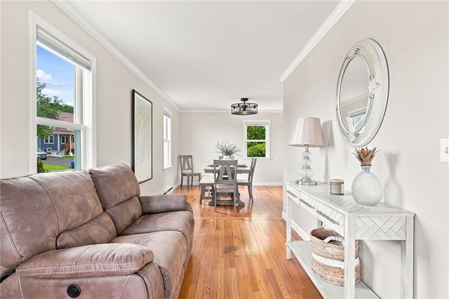 185 Kearns Avenue, Tiverton, RI 02878