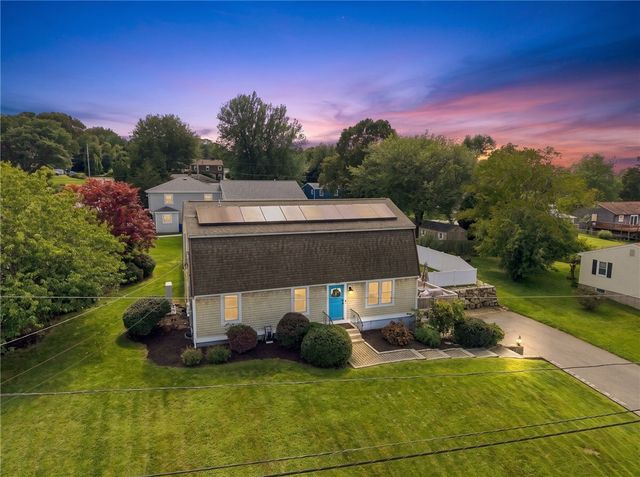 185 Kearns Avenue, Tiverton, RI 02878