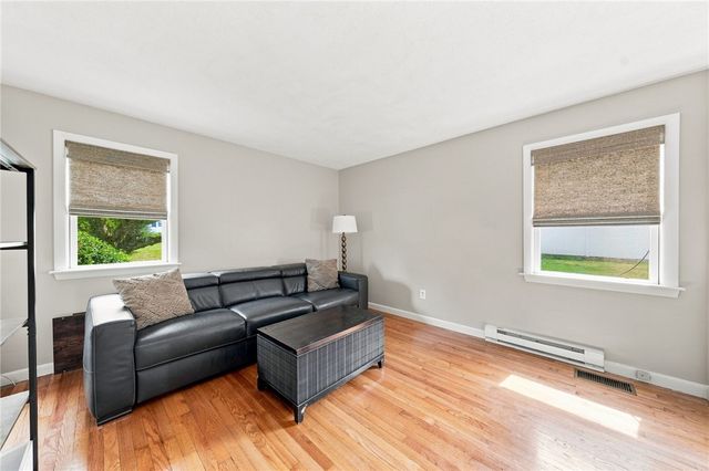 185 Kearns Avenue, Tiverton, RI 02878