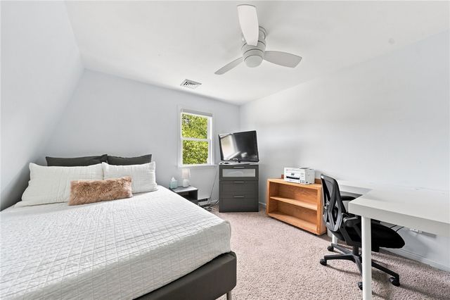185 Kearns Avenue, Tiverton, RI 02878