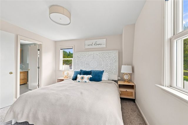 185 Kearns Avenue, Tiverton, RI 02878