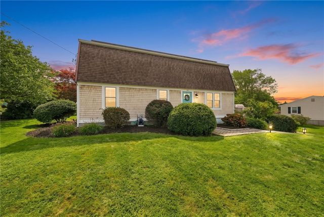 185 Kearns Avenue, Tiverton, RI 02878