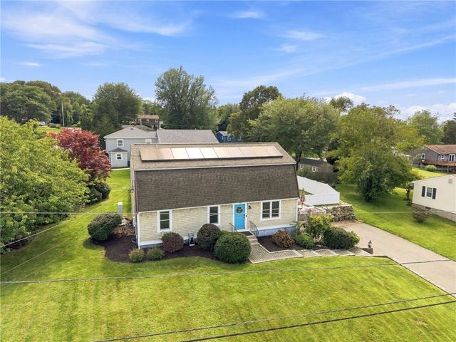 185 Kearns Avenue, Tiverton, RI 02878