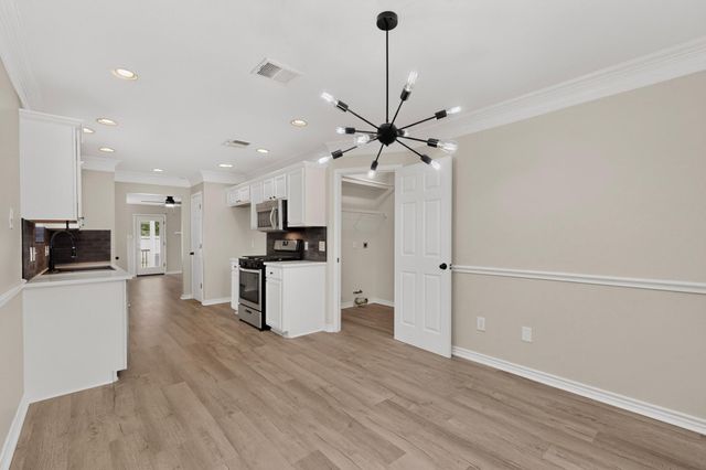 1825 Friars Tale LN, Austin, TX 78748