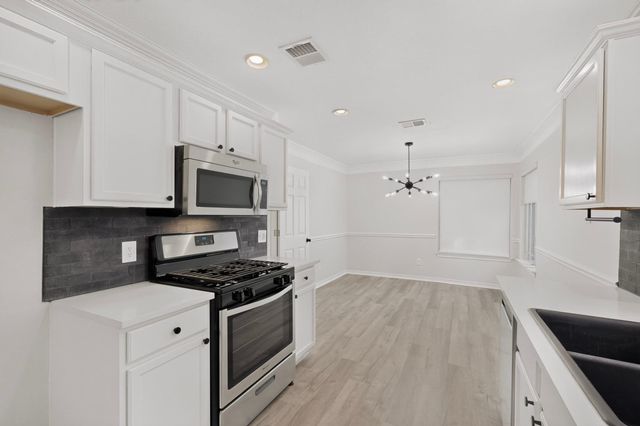 1825 Friars Tale LN, Austin, TX 78748