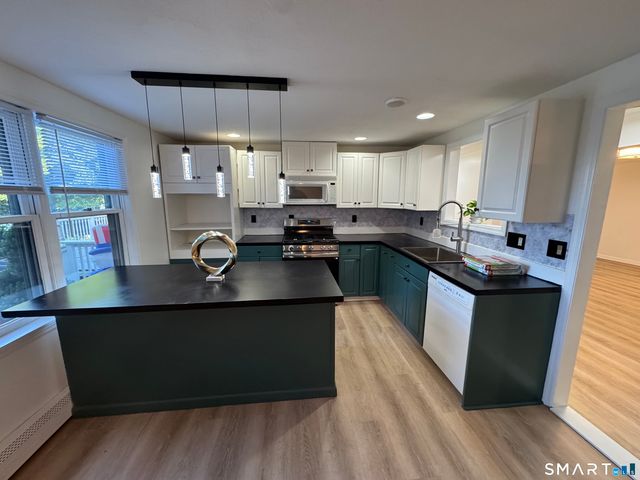 112 Woodbine Street 1, Naugatuck, CT 06770