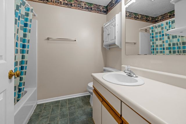 36 Juniper Drive # 6B, Hartford, VT 05001