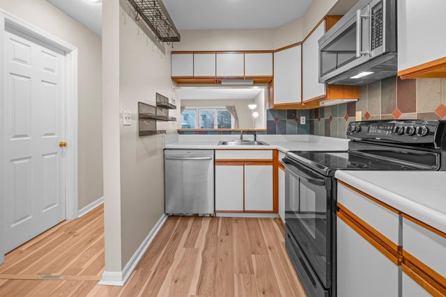 36 Juniper Drive # 6B, Hartford, VT 05001