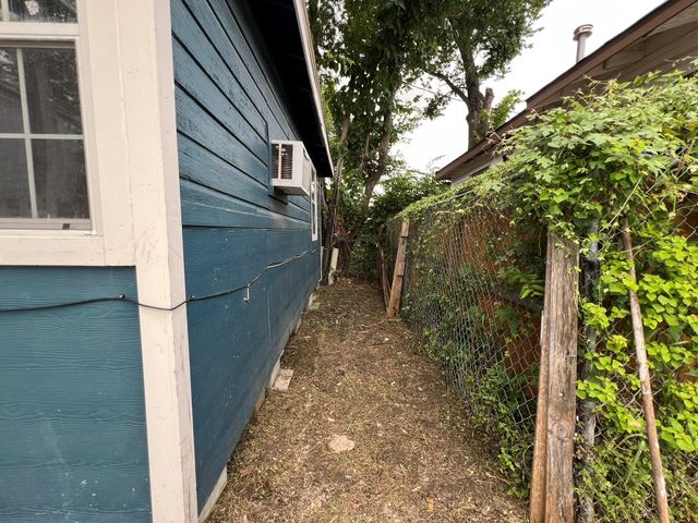 2117 Russell Street, Houston, TX 77026