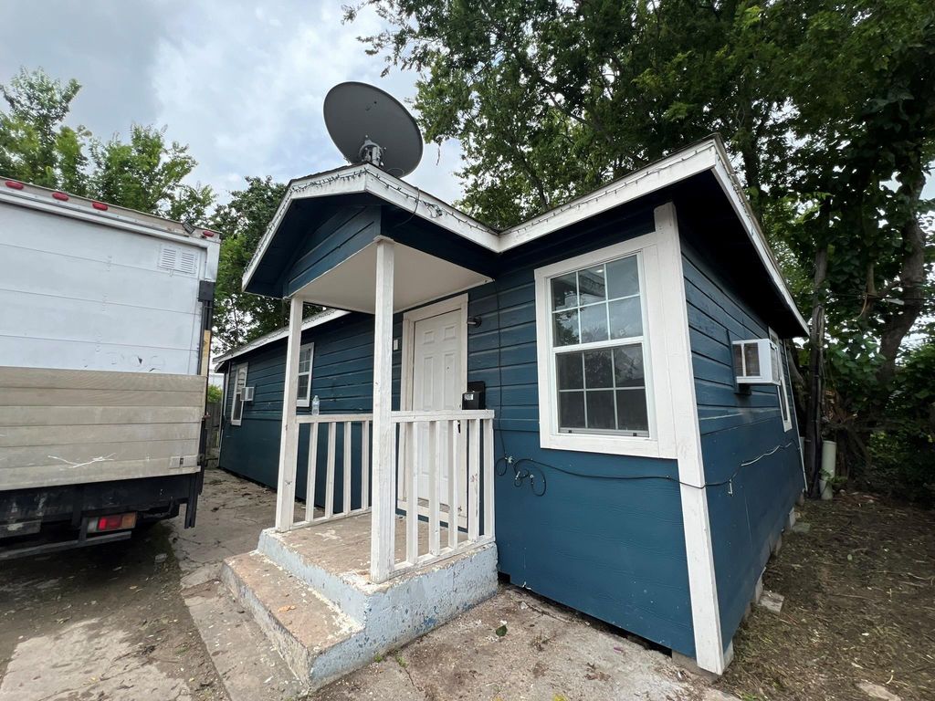 2117 Russell Street, Houston, TX 77026