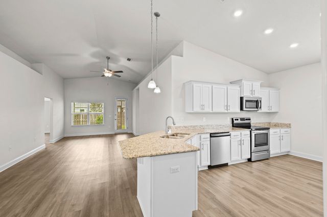 467 Marquis Way, Freeport, FL 32439