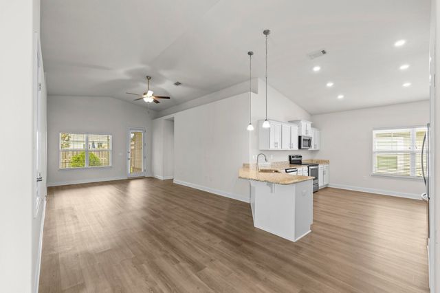 467 Marquis Way, Freeport, FL 32439