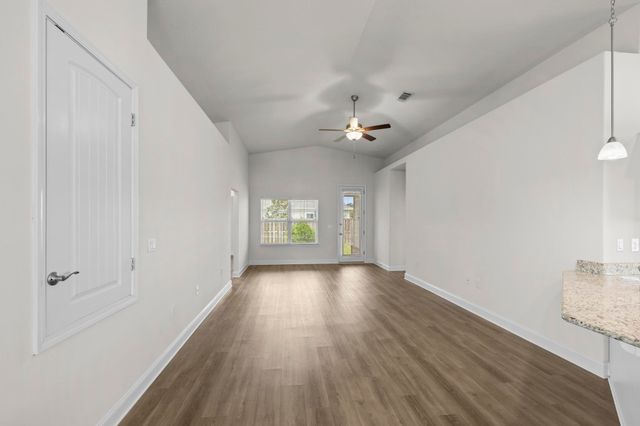 467 Marquis Way, Freeport, FL 32439