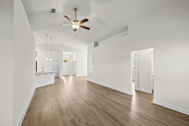 467 Marquis Way, Freeport, FL 32439