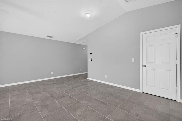 2925 NE 4th PL, Cape Coral, FL 33909