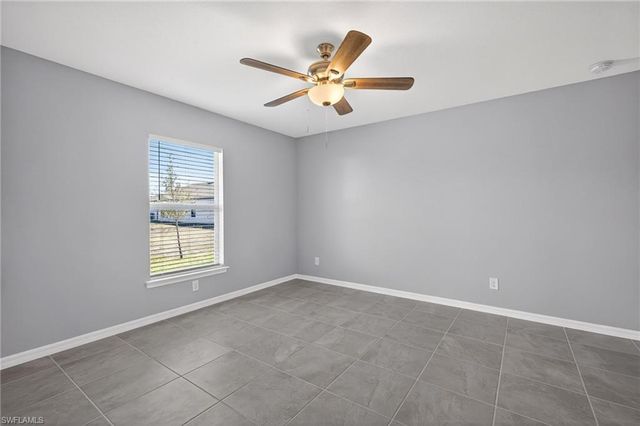 2925 NE 4th PL, Cape Coral, FL 33909