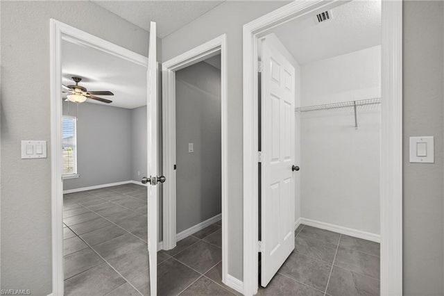 2925 NE 4th PL, Cape Coral, FL 33909