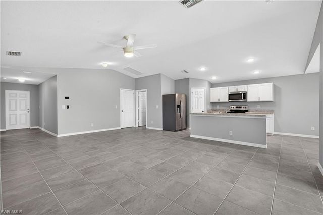 2925 NE 4th PL, Cape Coral, FL 33909