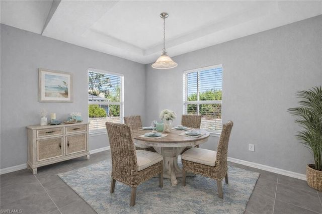 2925 NE 4th PL, Cape Coral, FL 33909