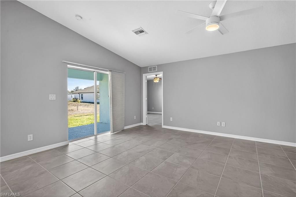 Image 12 of property listing at 2925 NE 4th PL, Cape Coral, FL 33909