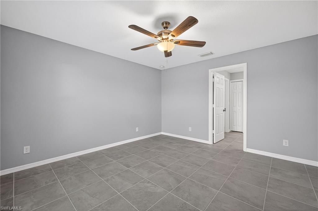 Image 16 of property listing at 2925 NE 4th PL, Cape Coral, FL 33909