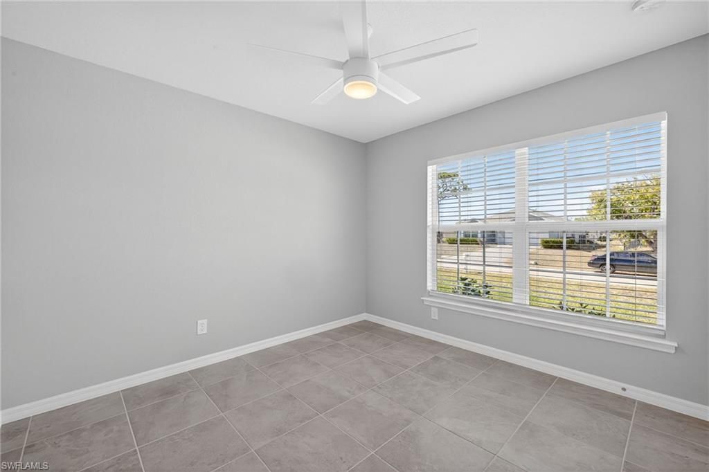 Image 19 of property listing at 2925 NE 4th PL, Cape Coral, FL 33909