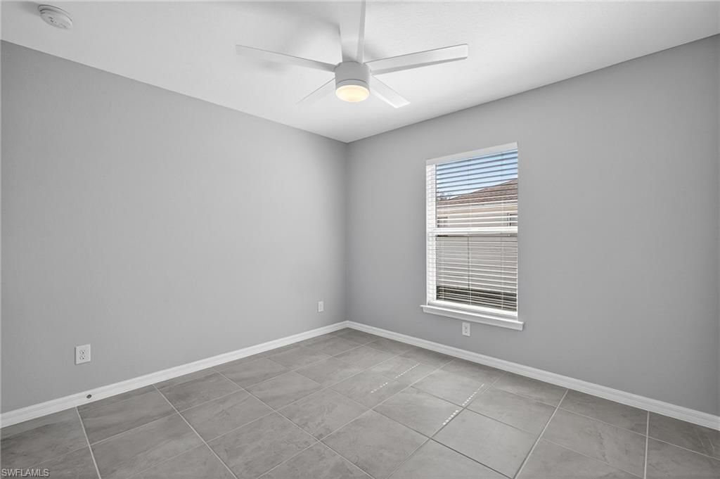 Image 22 of property listing at 2925 NE 4th PL, Cape Coral, FL 33909