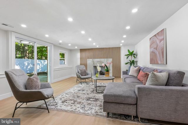 410 WAYNE DR, Cinnaminson, NJ 08077